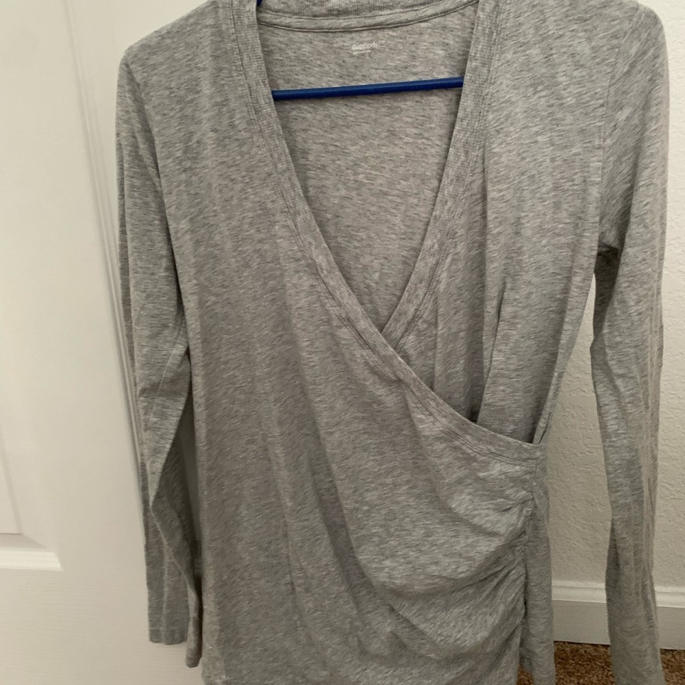 Breastfeeding nursing long sleeve top size small